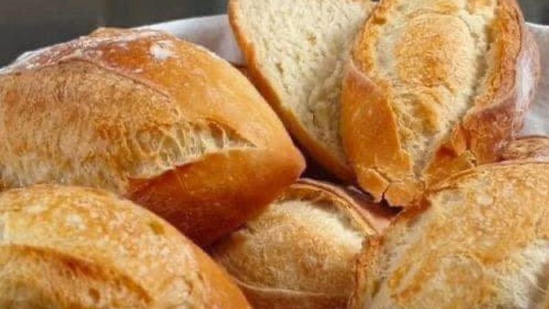 Pão Francês Caseiro e Crocante: O Segredo da Padaria na Sua Cozinha