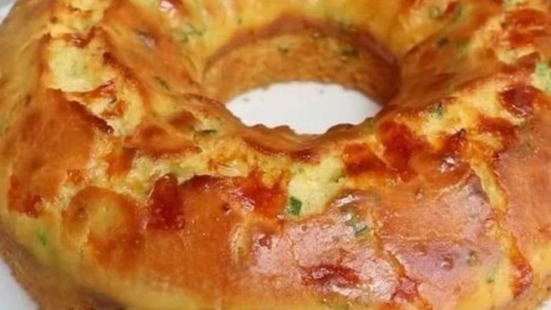O Encanto do Bolo Salgado de Batata: Uma Experiência Culinária que Surpreende Paladares