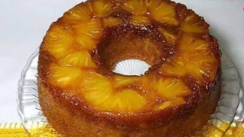 A Doçura Tropical: Bolo de Abacaxi Caramelizado