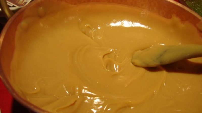 Doce de Leite Caseiro: A Receita da Vovó, Feita com Apenas 2 Ingredientes!