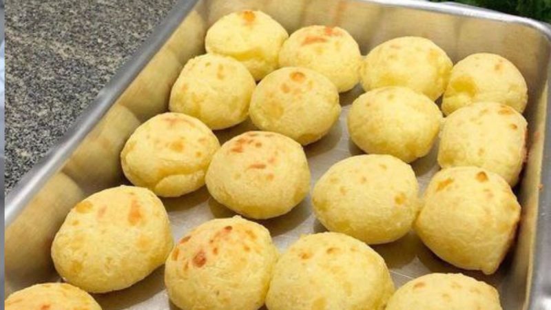 Delicie-se com a Tradição: Receita de Pão de Queijo Mineiro