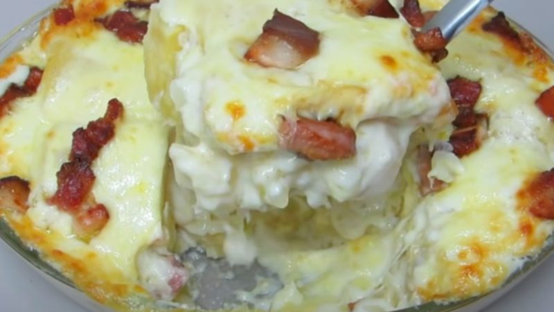 Mandioca Gratinada com Bacon e Molho Branco: Uma Receita Deliciosa e Reconfortante