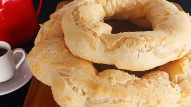 Revelado o Segredo da Rosca de Polvilho de Padaria: Delicie-se com Essa Receita Irresistível!