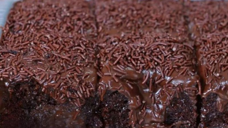 Bolo de Chocolate Rápido e Fácil: Uma Delícia ao Seu Alcance!