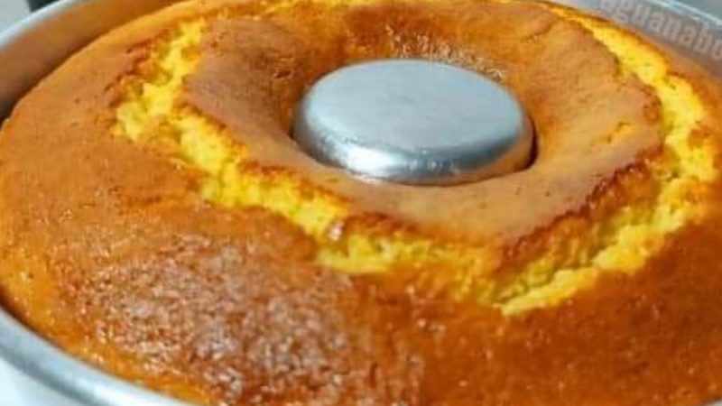 Tradição Brasileira: Bolo de Fubá com Toque Cítrico de Laranja