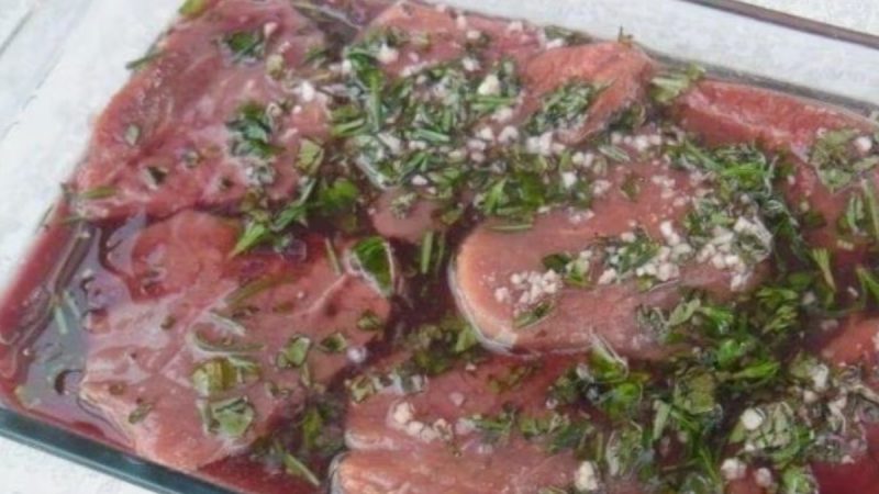 Marinada para Bife: Essa Receita Deixa Qualquer Carne Suculenta e Macia