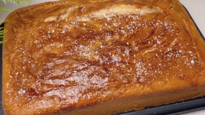 Esse Bolo Você Vai Fazer TODOS OS DIAS! Leva Apenas 10 Minutos: Bolo de Banana com Doce de Morango