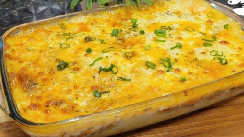 Batata com Carne Moída Gratinada no Forno: Uma Refeição Completa e Saborosa