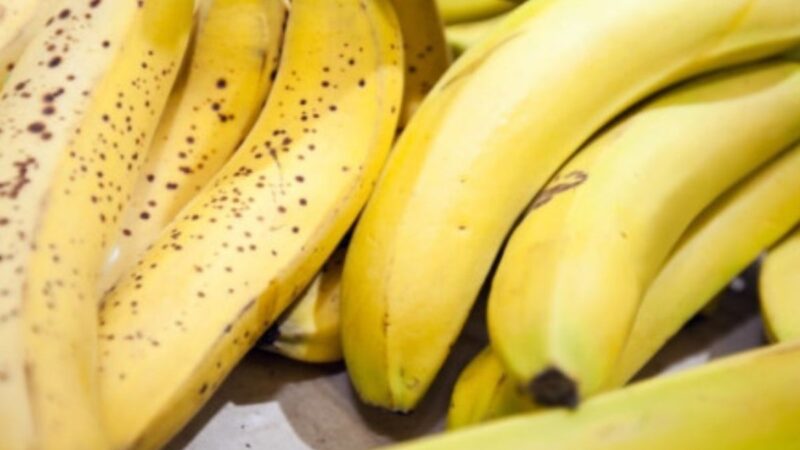 Chega de Bananas Podres: 4 Truques Infalíveis para Conservar Bananas por Mais Tempo!