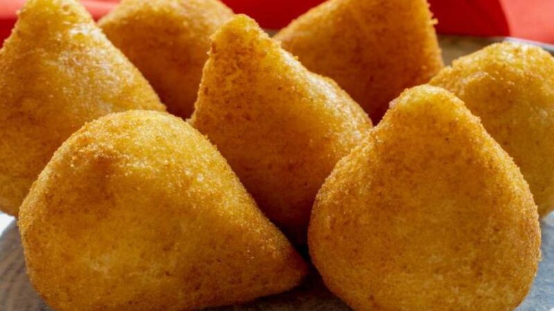 Coxinha com Massa de Batata que Derrete na Boca: A Receita Perfeita para Qualquer Ocasião