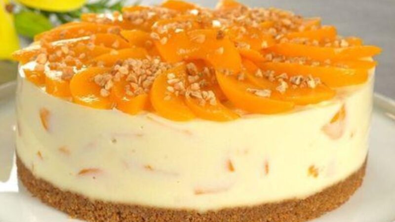 Bata o Leite Condensado com os Pêssegos! Todos Estão à Procura Desta Receita de Sobremesa Sem Assar