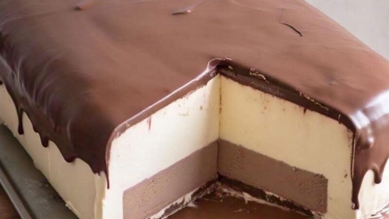 TORTA DE SORVETE CASEIRA DELICIOSA: UMA SOBREMESA IRRESISTÍVEL
