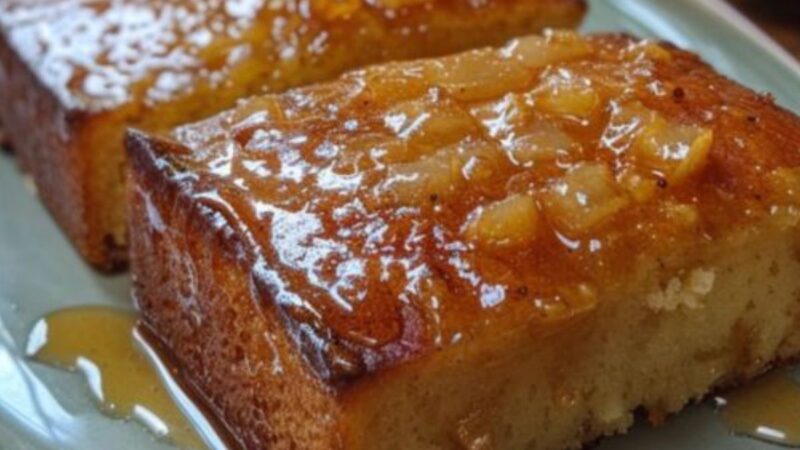 Pudim de Pão com Calda de Abacaxi: Provei na Padaria e Implorei pela Receita!