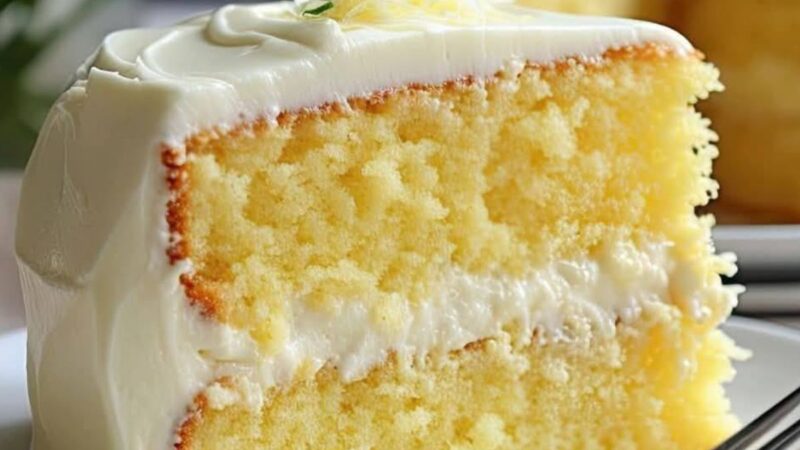 Bolo de Limão com Cobertura de Glacê: Uma Delícia Refrescante e Fácil de Fazer!
