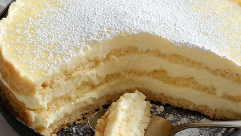 Torta de Bolacha com Creme de Ninho: A Sobremesa Que Derrete Na Boca e Encanta Todo Mundo!