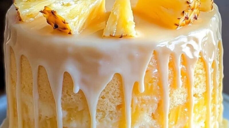 Bolo de Abacaxi com Recheio Cremoso de Chocolate Branco: A Receita Que Derrete na Boca e Conquista Todo Mundo