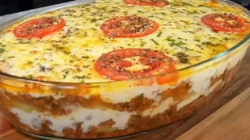 Batata de Forno Cremosa e Gratinada: Uma Delícia de Derreter na Boca