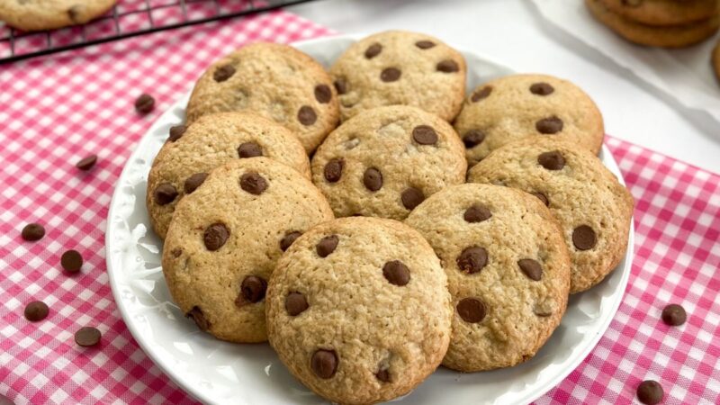 Cookies Caseiros com Gotas de Chocolate: Receita Fácil e Irresistível
