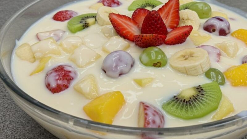 Salada de Frutas Cremosa dos Sonhos: Refrescante, Colorida e Fácil de Fazer